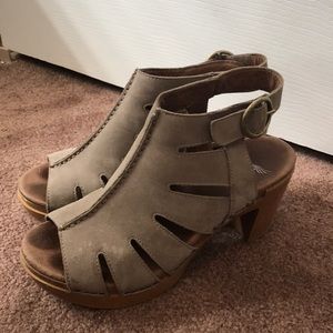 💗MUST GO💗 😍😍Super Cute Danskos